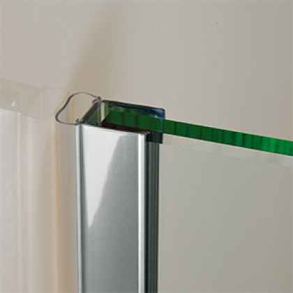 Vertikálny profil pre spoj stena-sklo