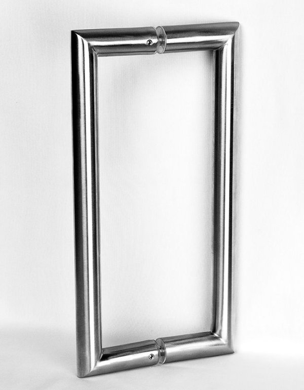 Oblé madlo s rozetou tvar "O" 25 mm