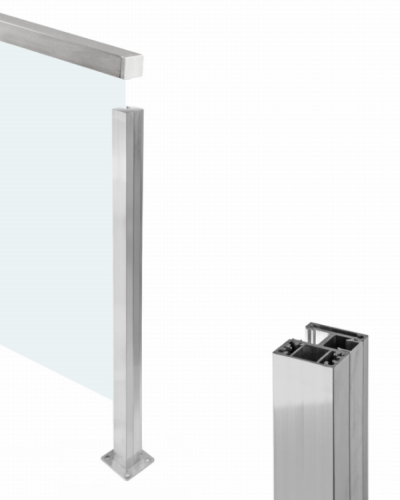 Ľavý krajný hranatý stlpik s madlom umiestneným na skle